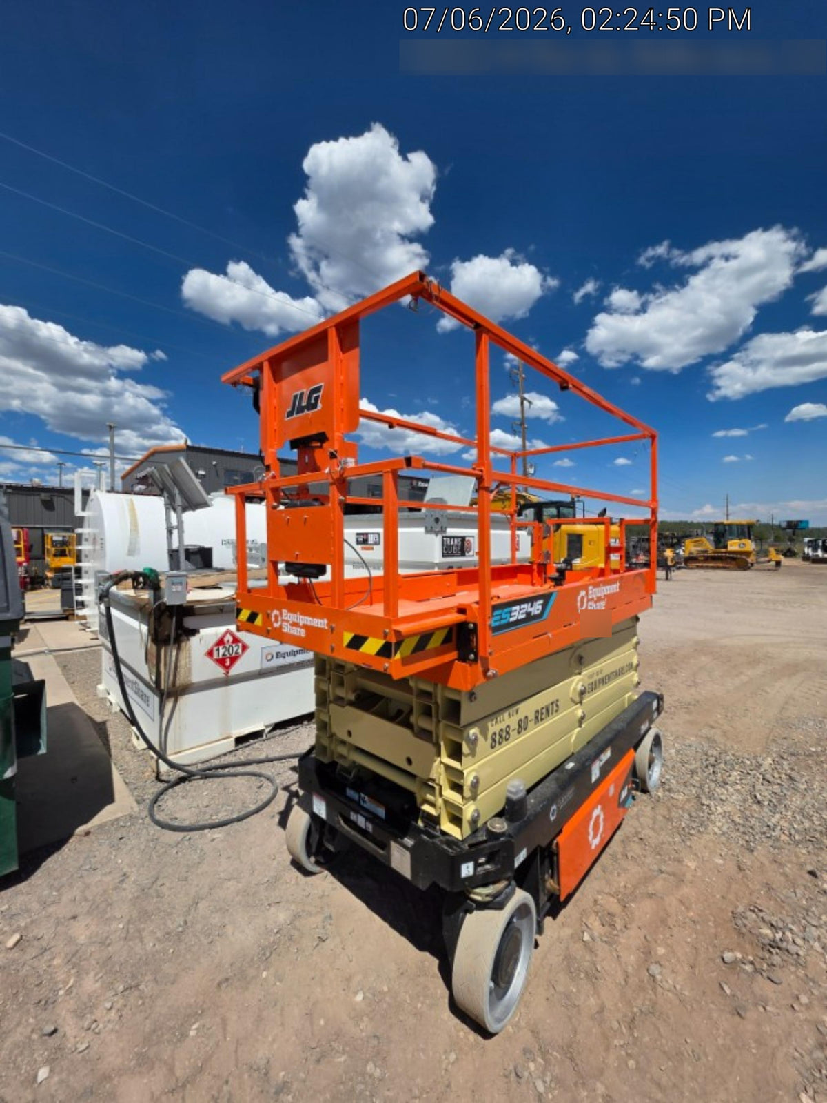 2025 JLG ES3246
