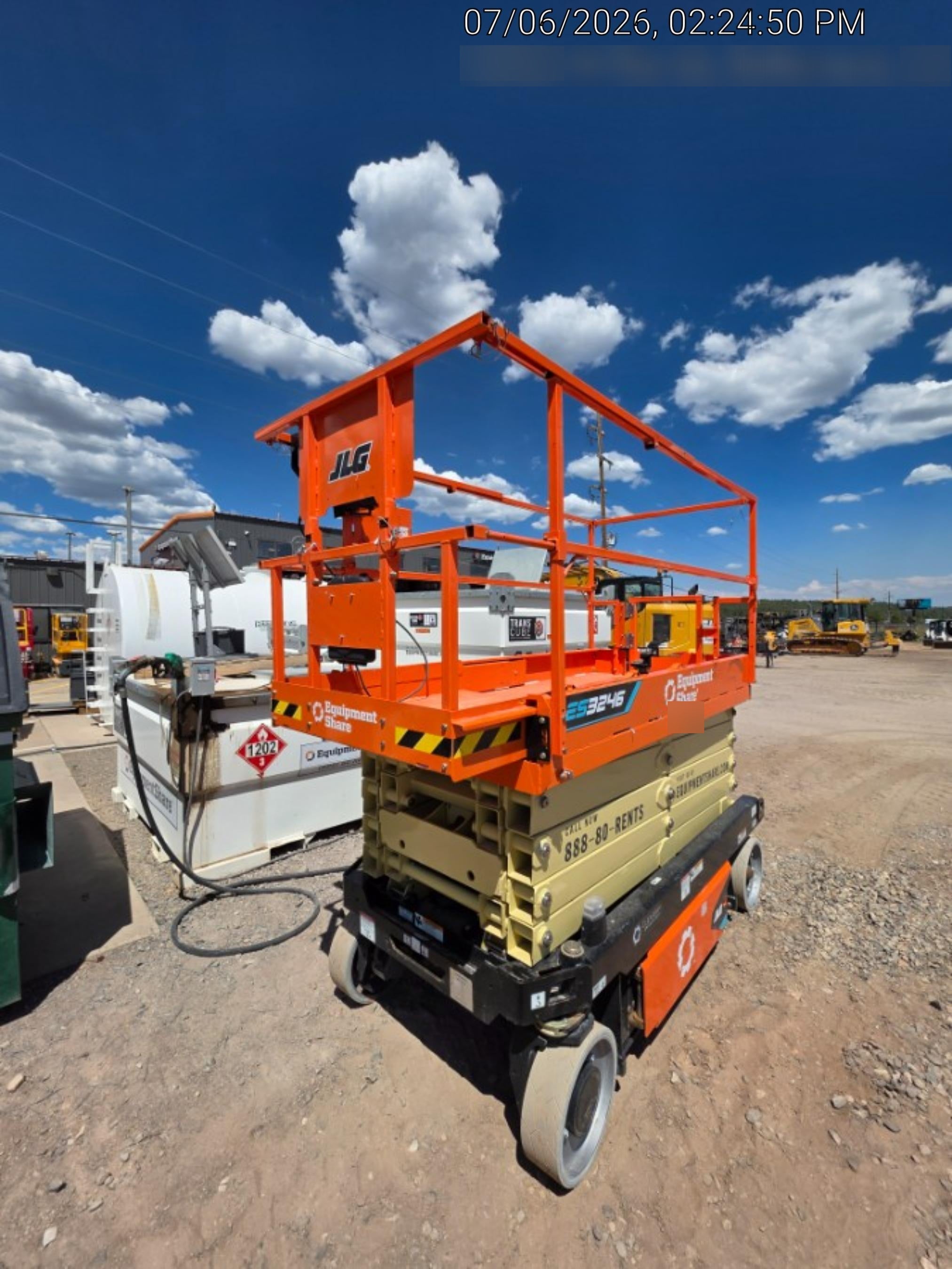 2025 JLG ES3246