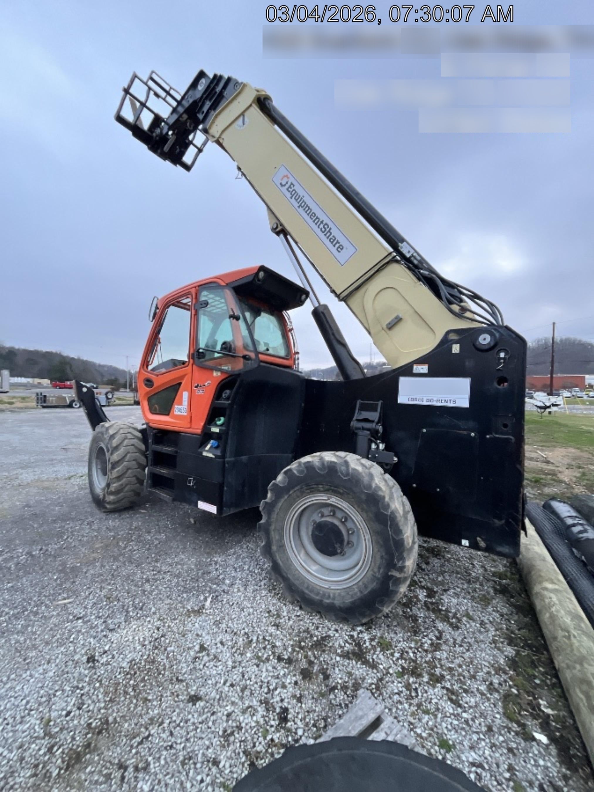 2022 JLG 1075