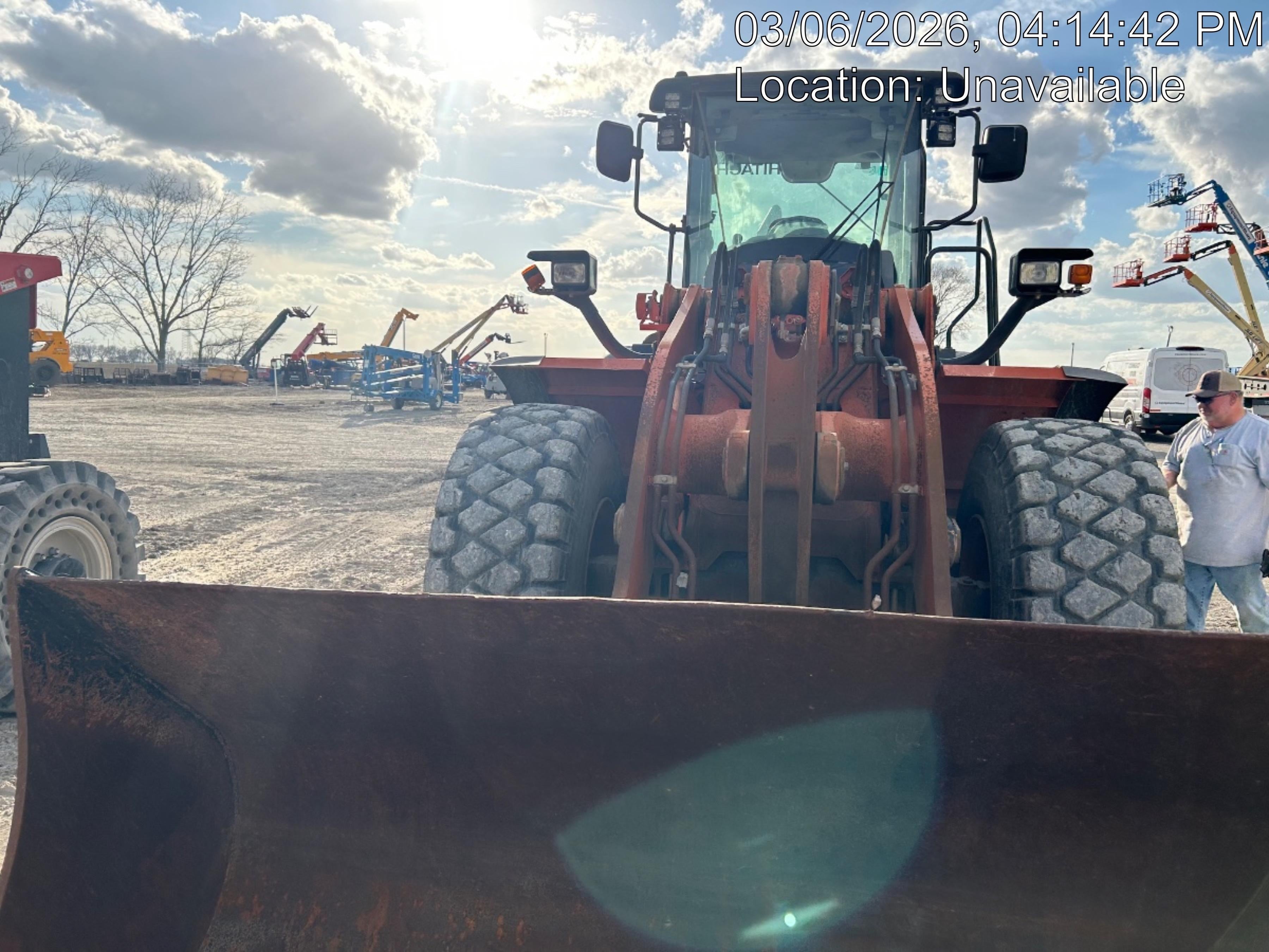 2022 HITACHI ZW220-6