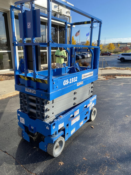 2021 GENIE GS-1932
