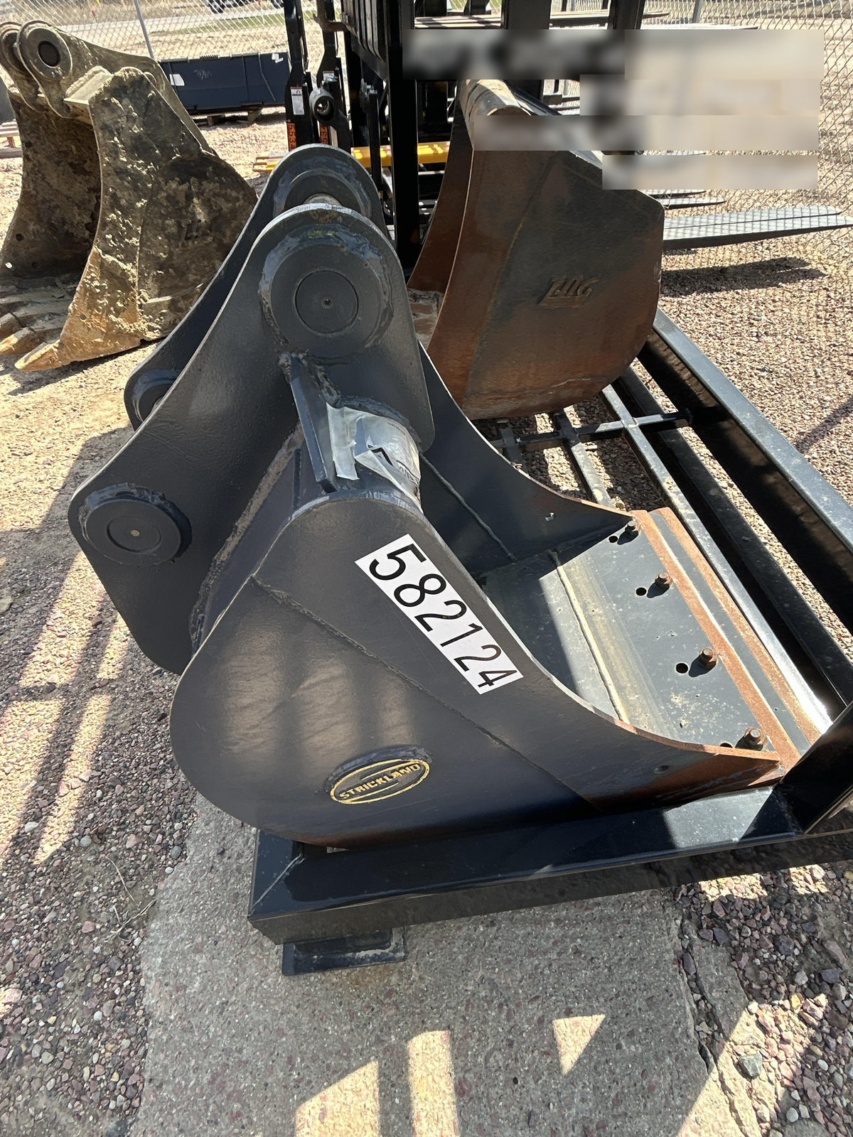 2025 STRICKLAND 24" Bucket - Strickland