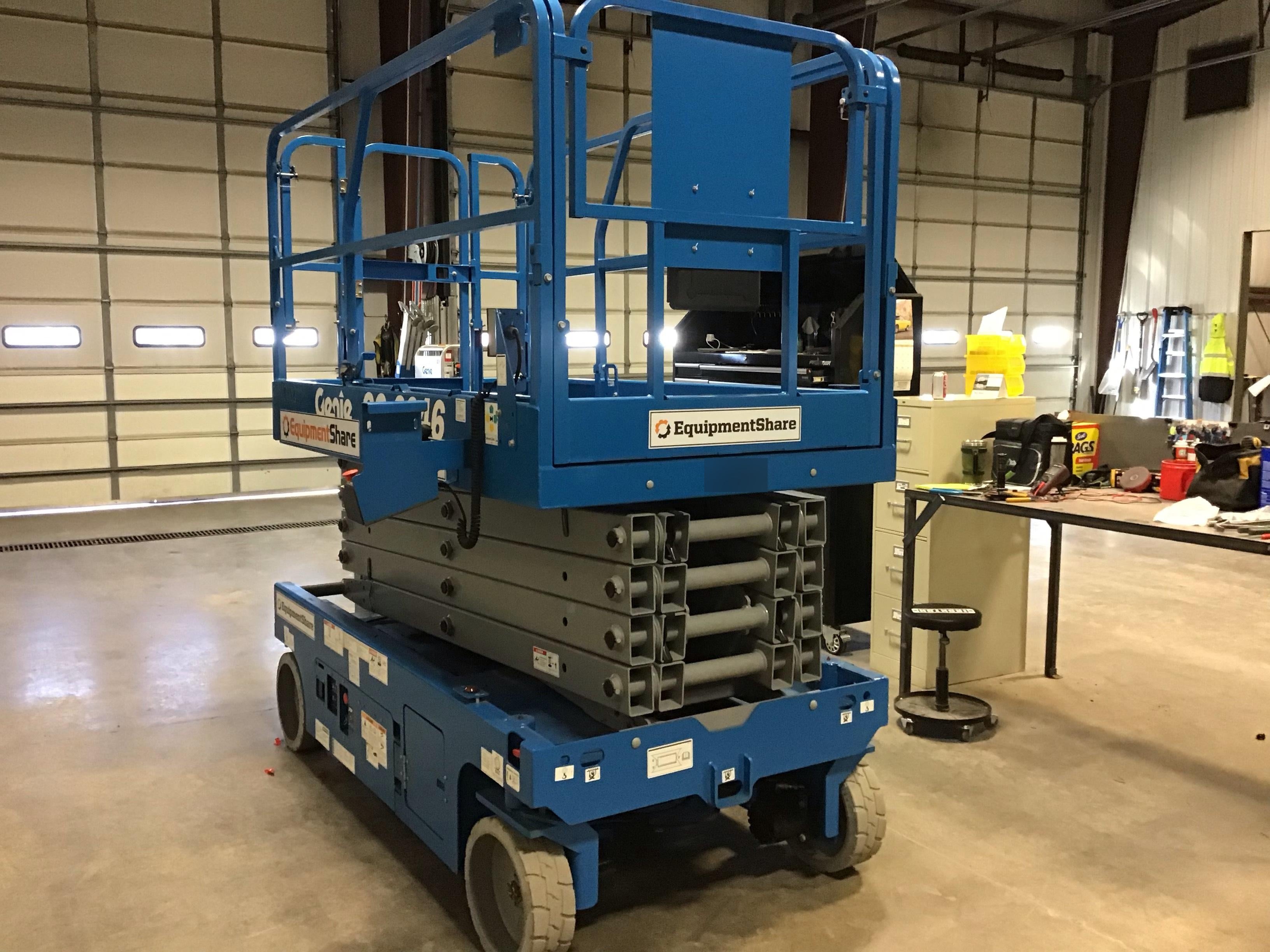 2018 Genie GS-3246 Genie GS-3246 w/Folding rails, Full height swing gate