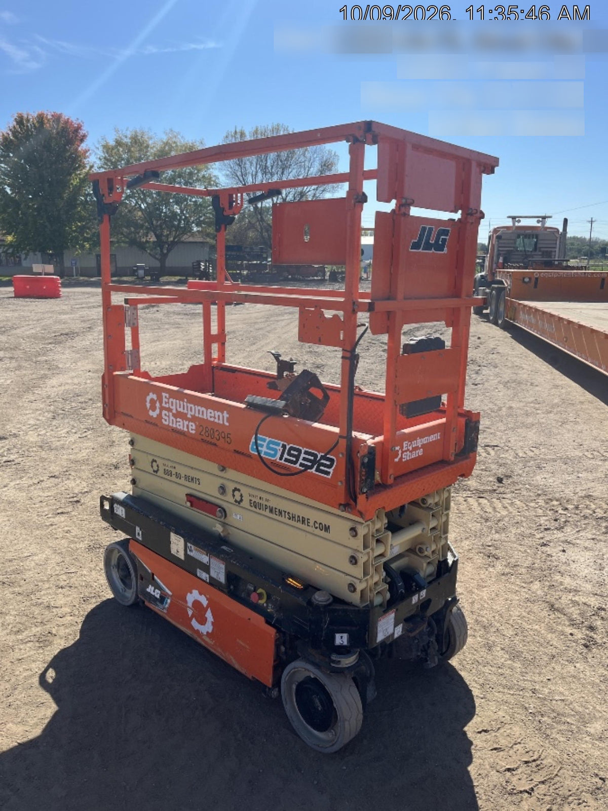 2022 JLG ES1932