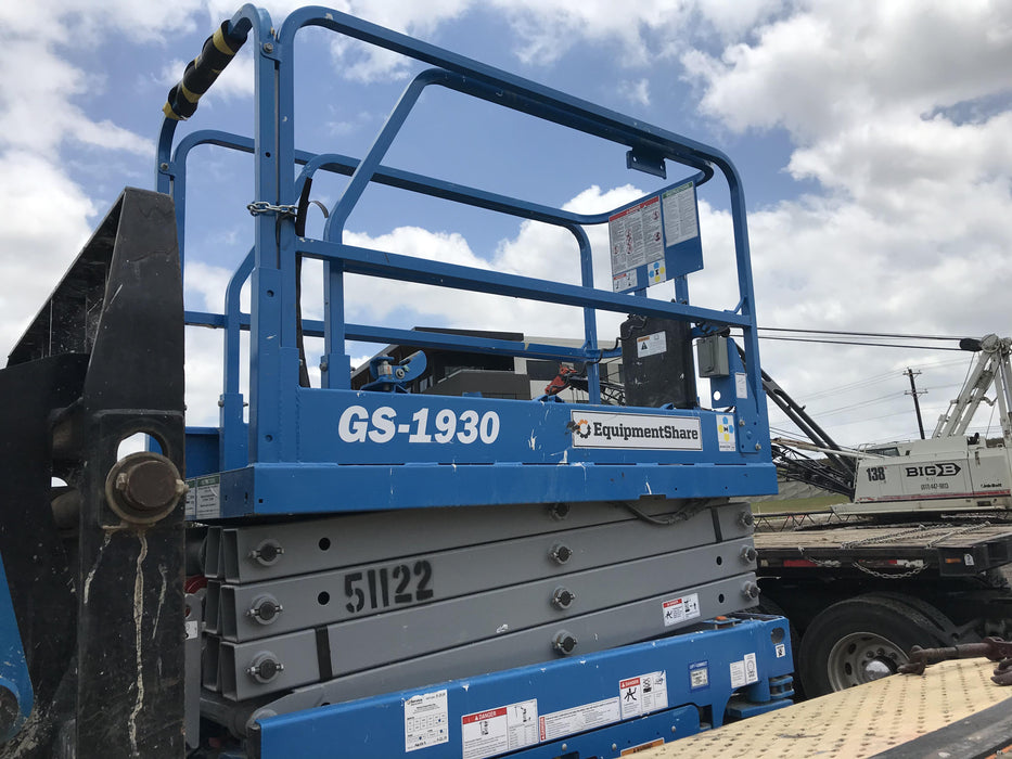 2019 Genie GS-1930 Fixed Rails with Chain Entry