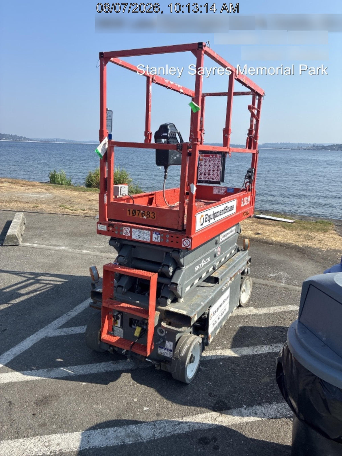 2020 Skyjack SJIII-3219 Solid NM Tires, Half height spring hinged entry gate, Dual Beacons, 800W Inverter