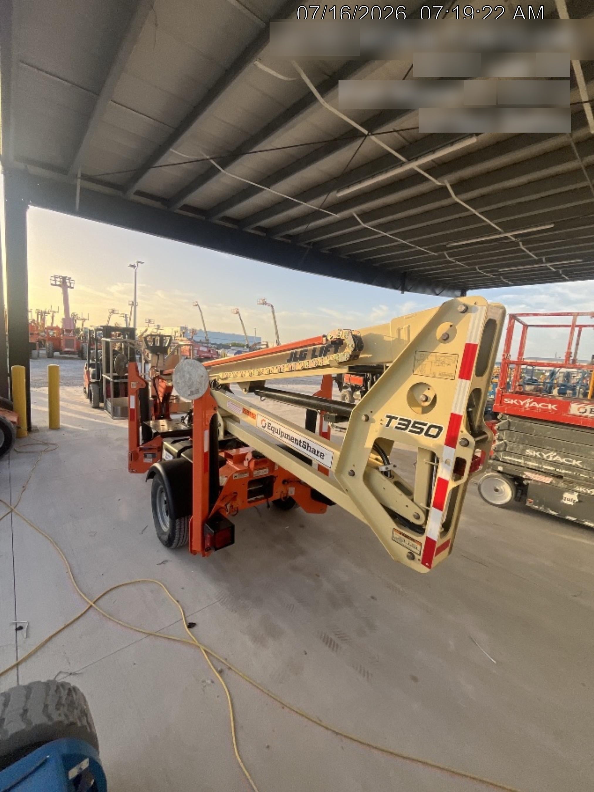 2022 JLG T350