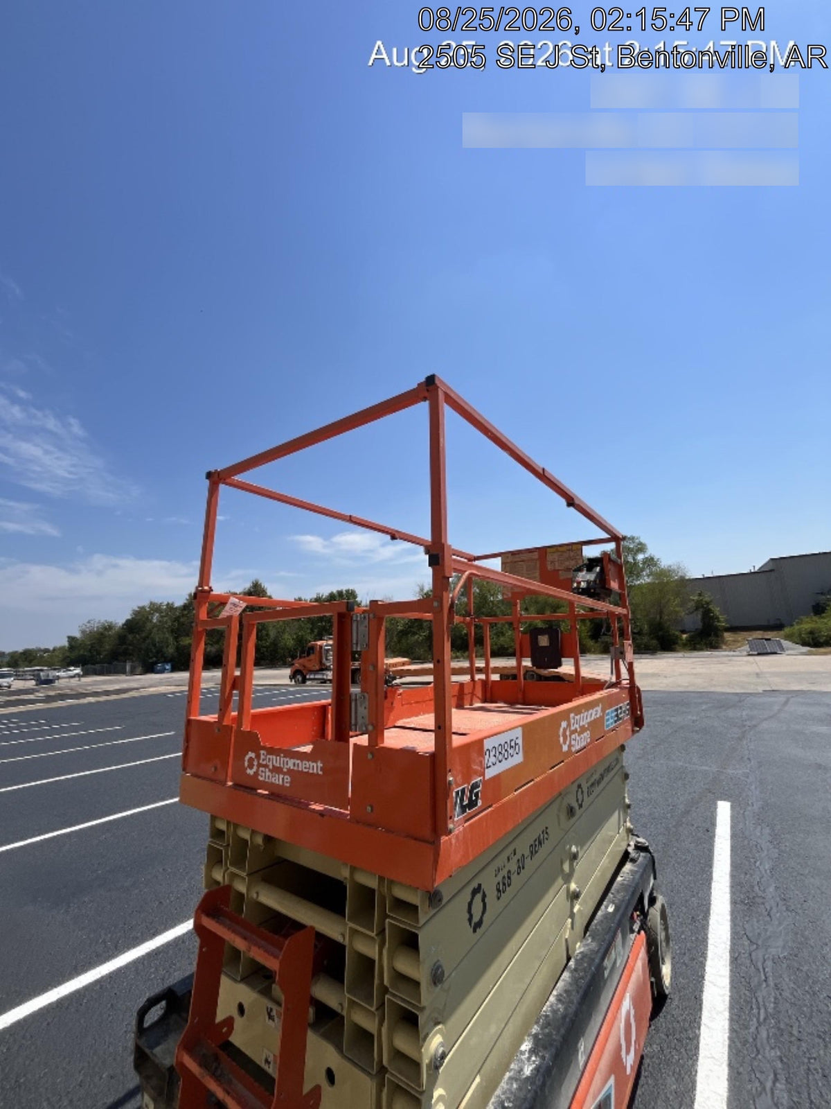 2022 JLG ES3246