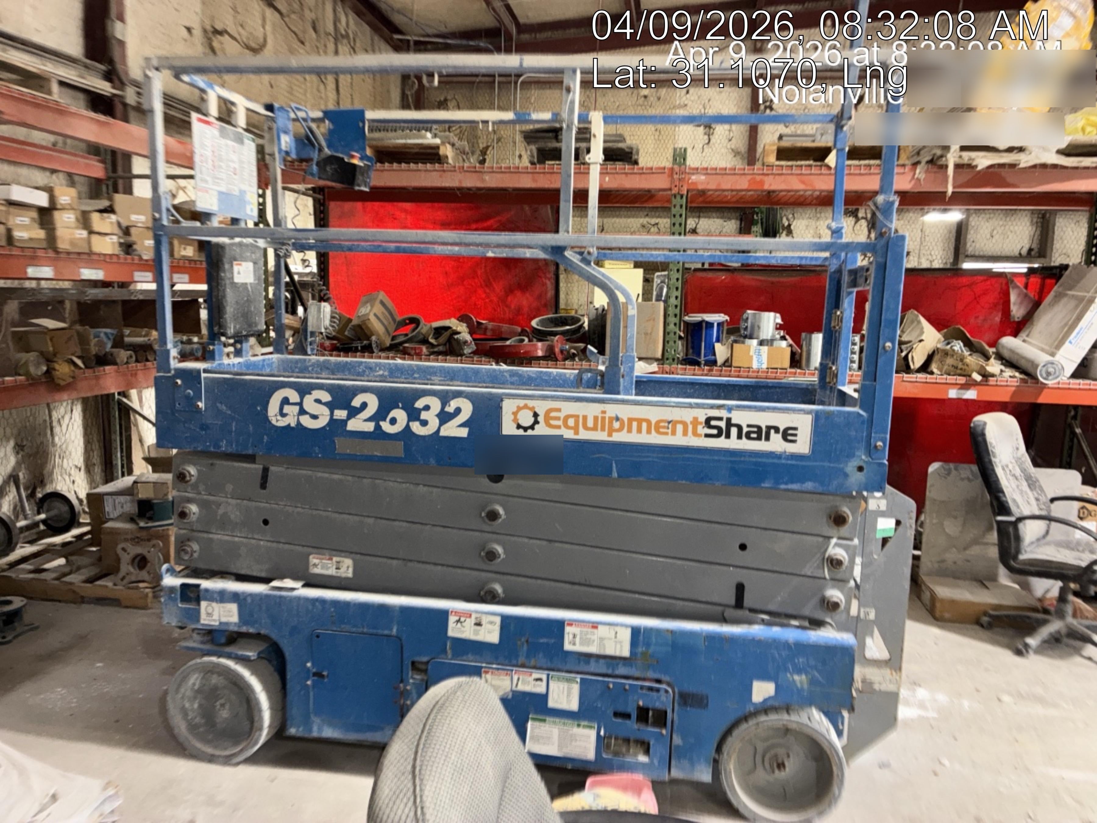 2019 Genie GS-2632 Folding rails with half height swing gate