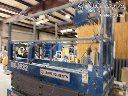 2019 Genie GS-2632 Folding rails with half height swing gate