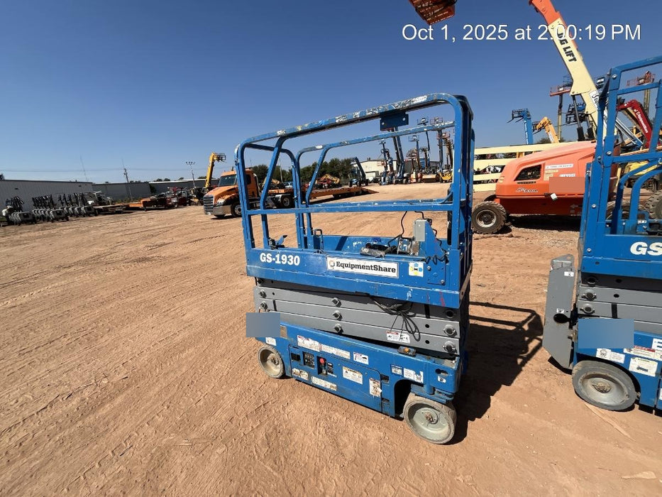 2019 Genie GS-1930 Fixed rails with chain Entry