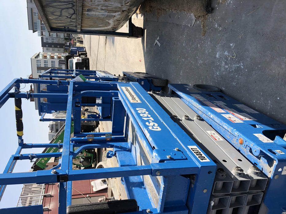 2020 Genie GS-1930 Solid Non Marking Tires, Beacon, Folding rails with half height swing gate, 800W Inverter