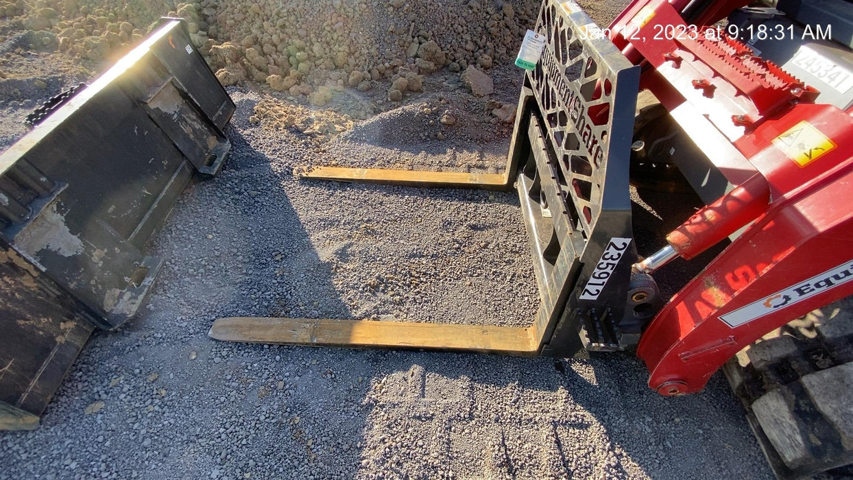 2022 PALADIN 48" Pallet Forks - Paladin