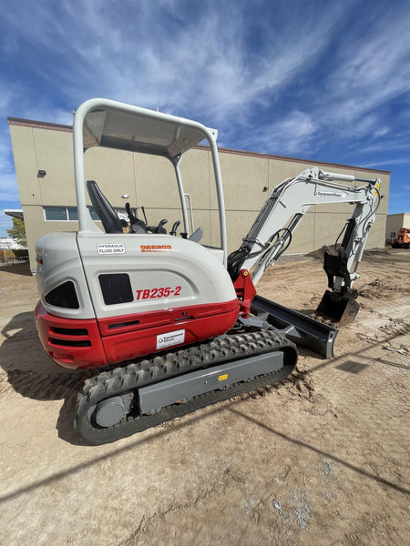 2022 TAKEUCHI TB235-2R