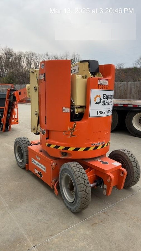 2021 JLG E300AJP