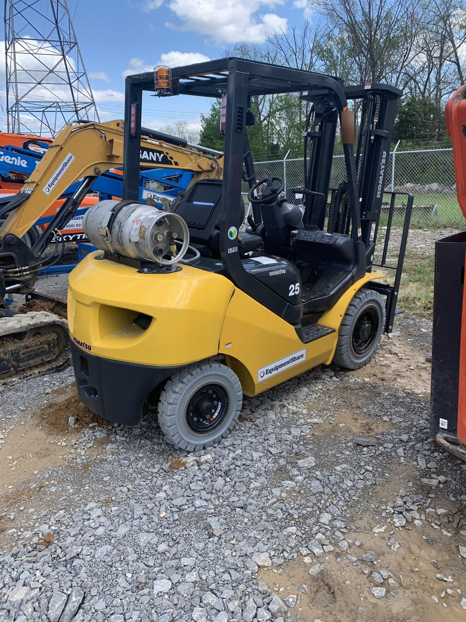 2021 KOMATSU FG25T-16 LP