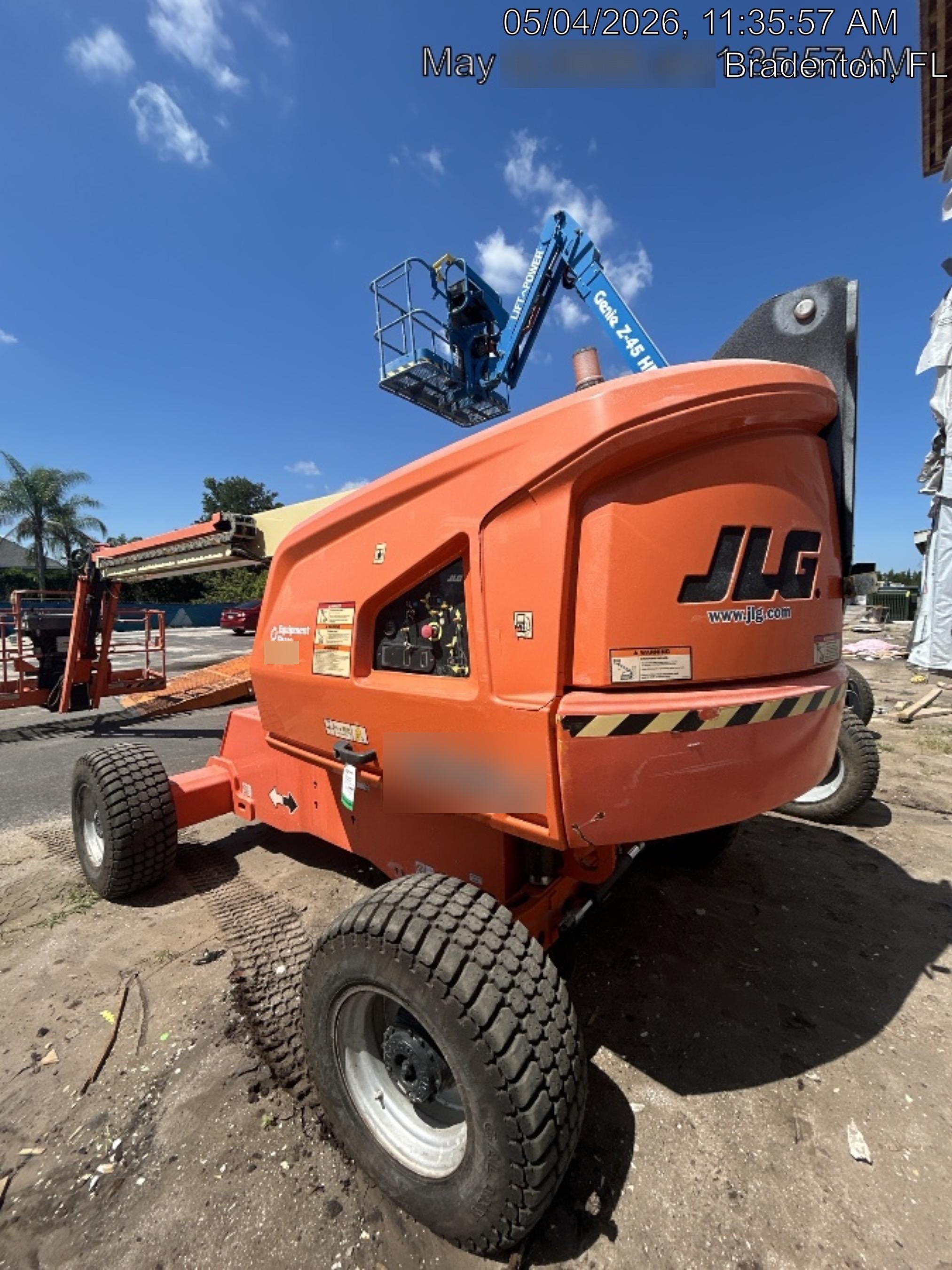 2023 JLG 460SJ