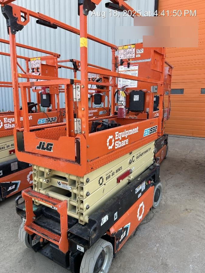 2023 JLG ES1932