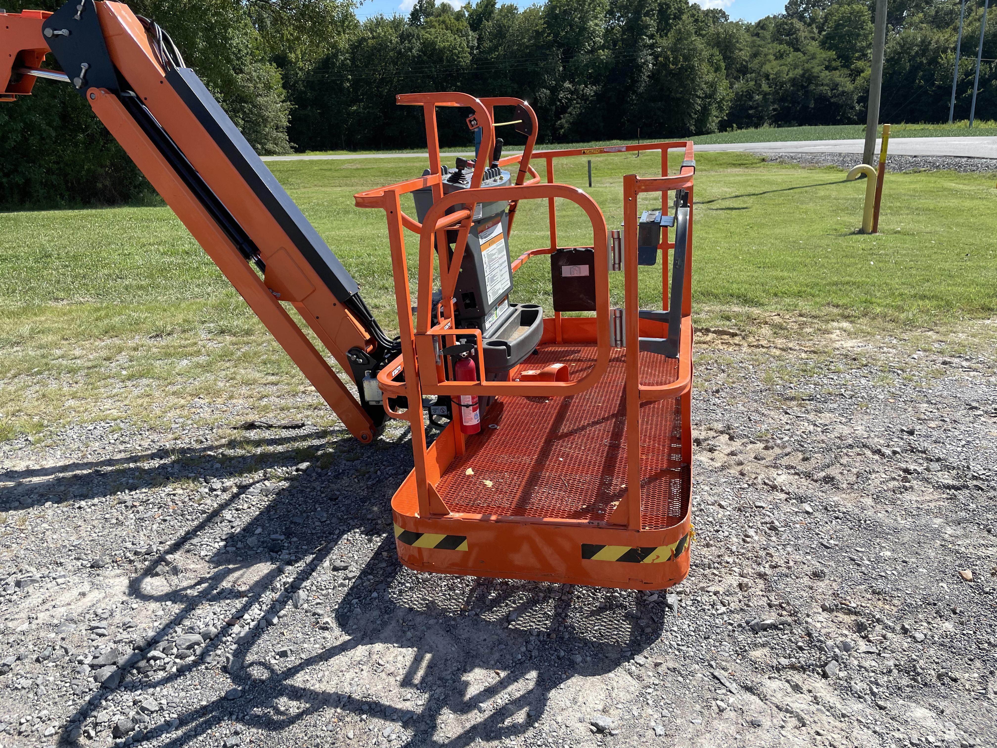 2022 JLG 860SJ