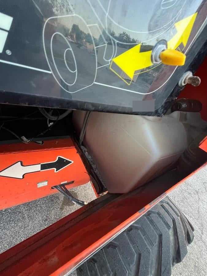 2020 JLG 860SJ