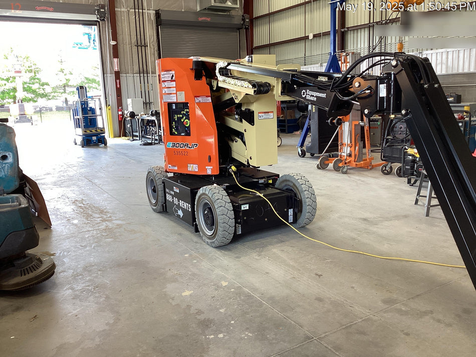 2025 JLG E300AJP