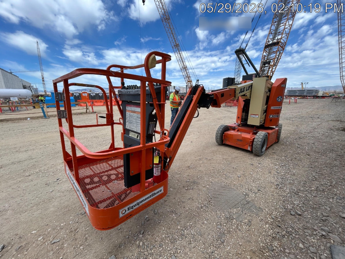 2019 JLG E300AJP