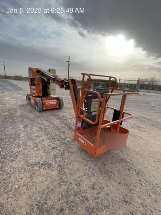 2019 JLG E300AJP