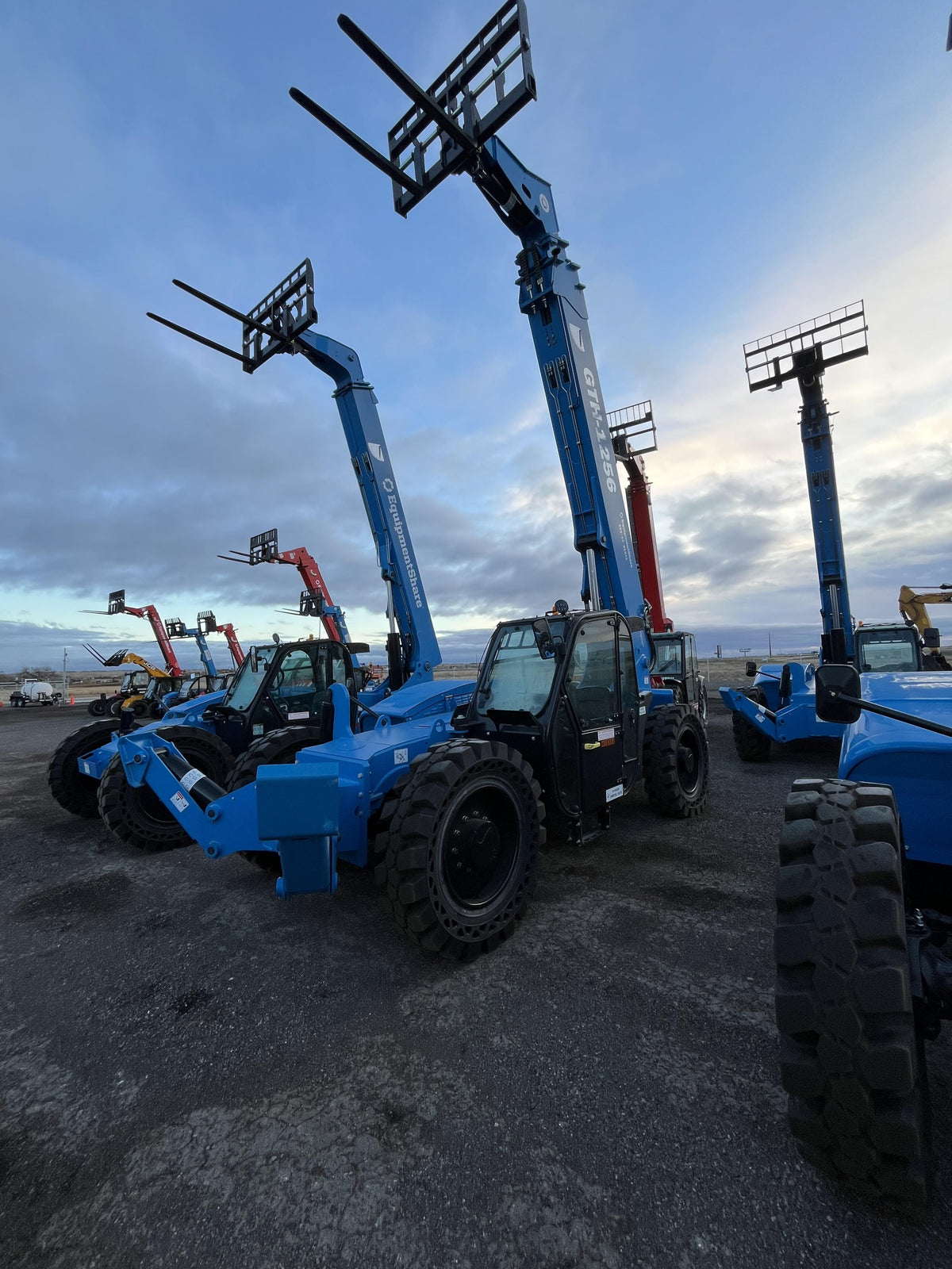 2024 GENIE GTH-1256