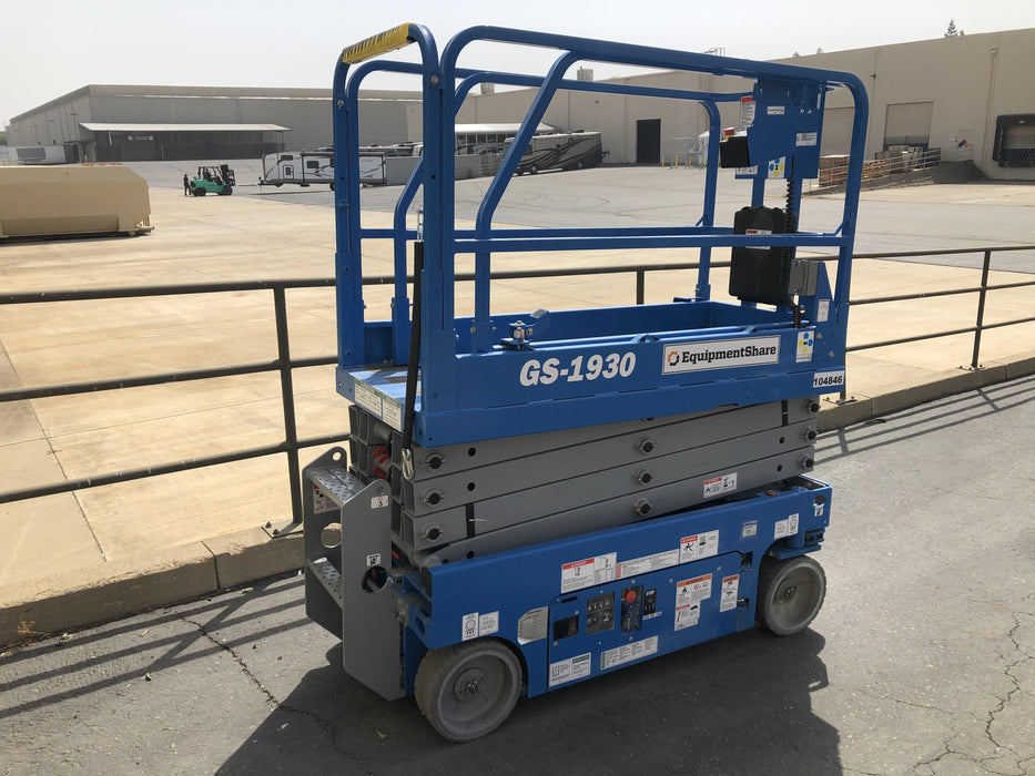 2020 Genie GS-1930 Fixed rails with chain entry gate - Pre A92.20, 800W Inverter