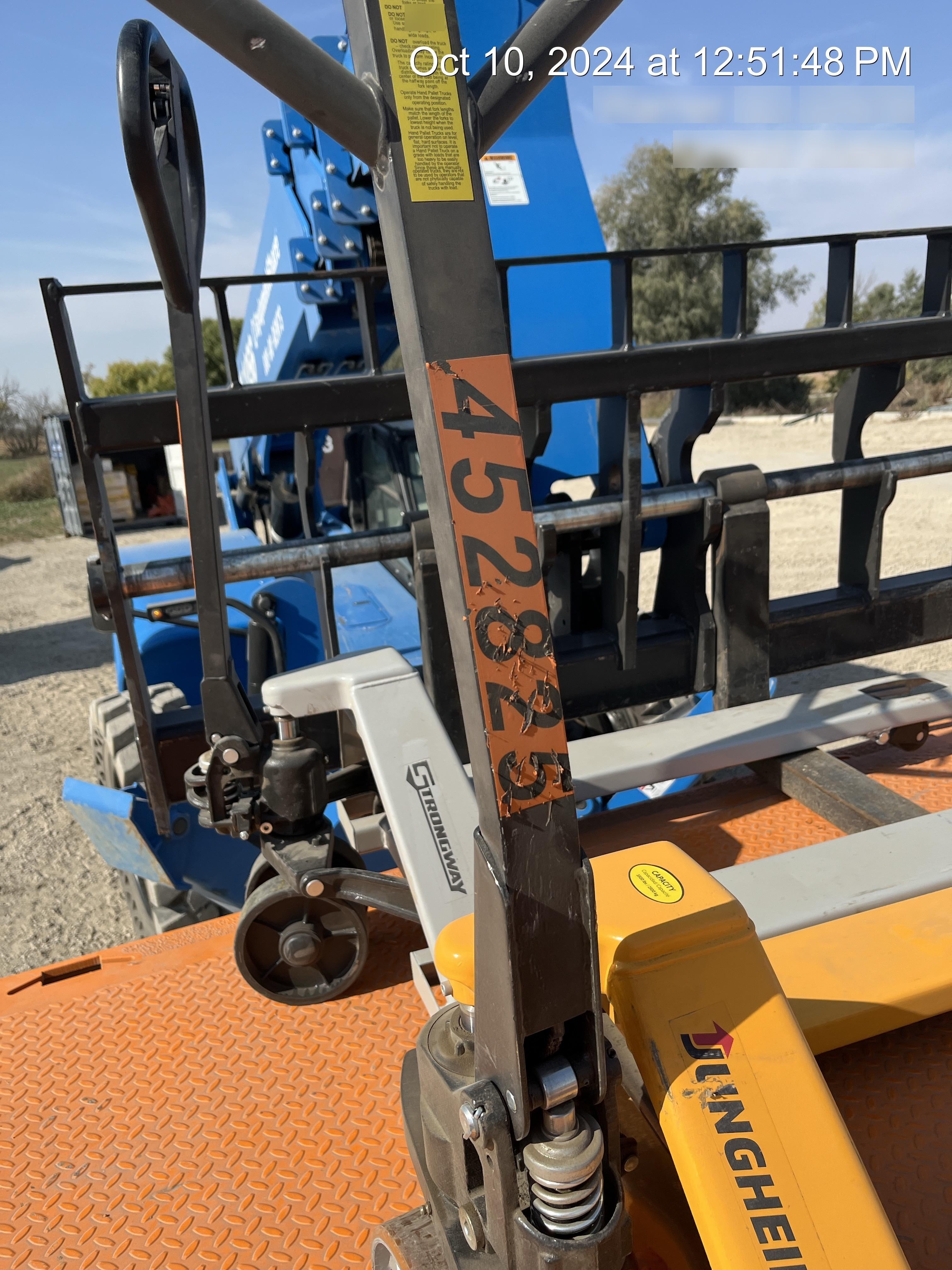 2024 STRONGWAY 4400 lb Pallet Jack