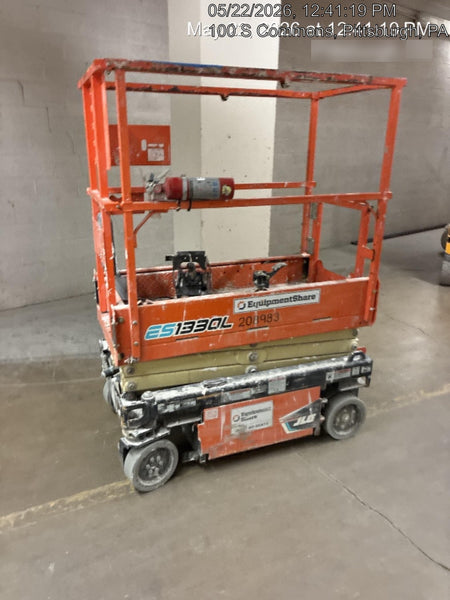 2022 JLG ES1330L