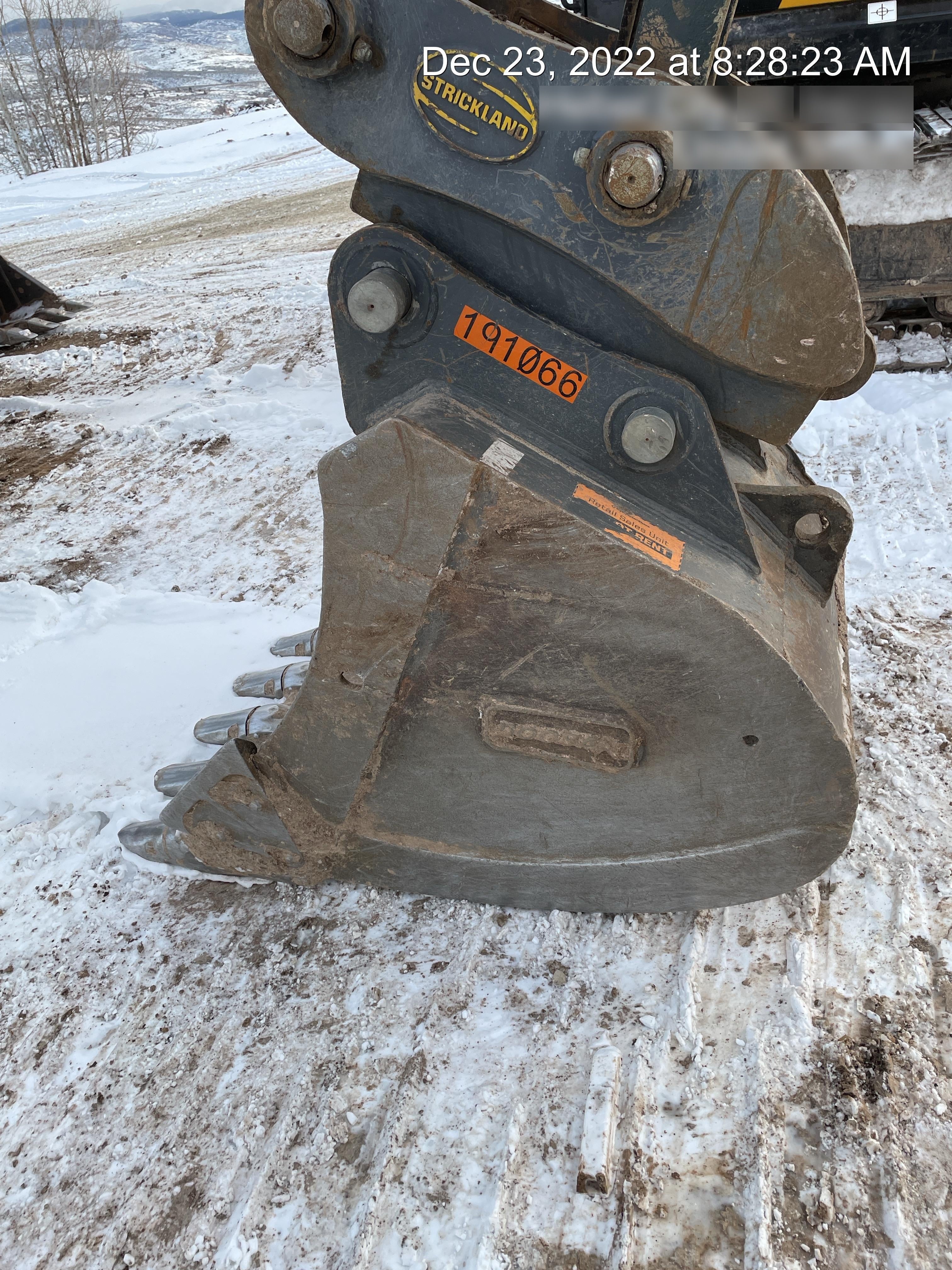 2020 DOOSAN 24" Bucket-Doosan