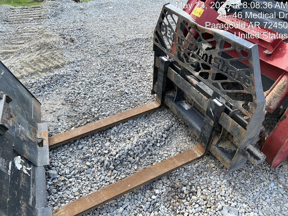 2022 PALADIN 48" Pallet Forks - Paladin