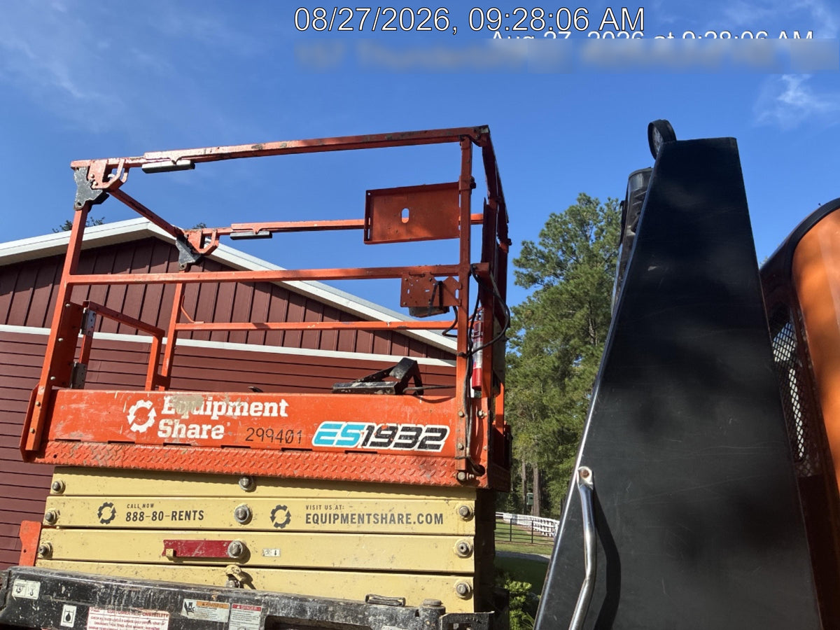 2023 JLG ES1932