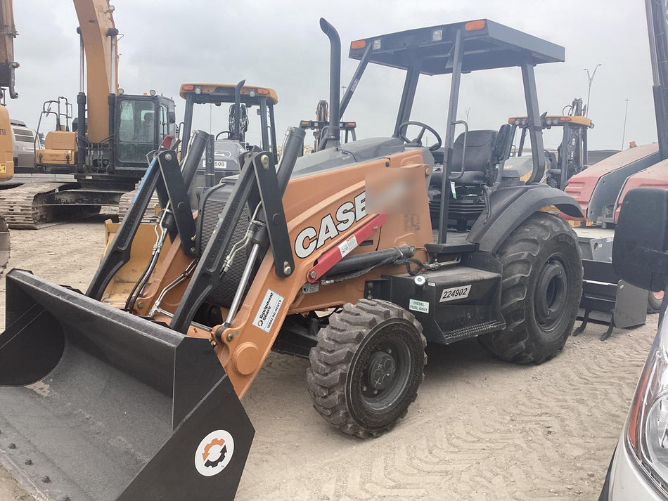 2022 CASE 570N EP
