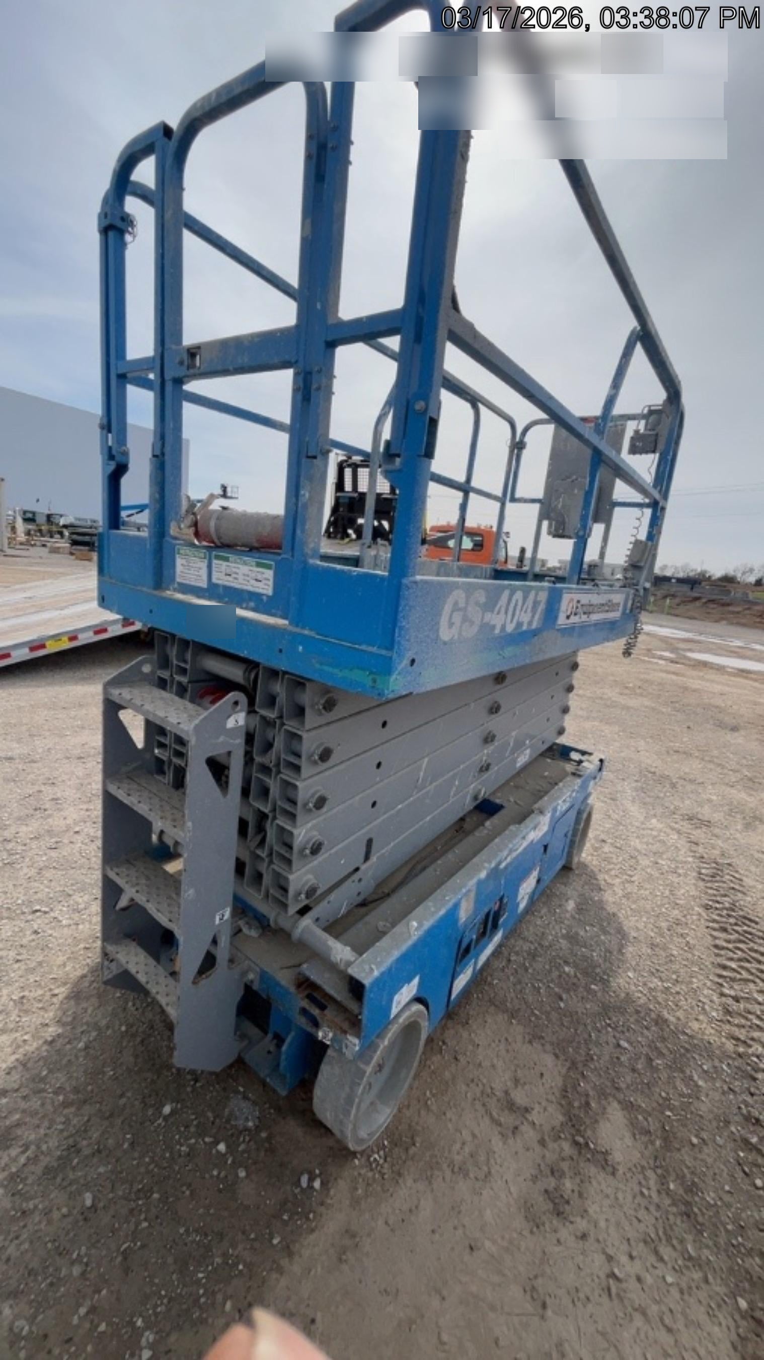 2019 Genie GS-4047 Folding rails with half height swing gate