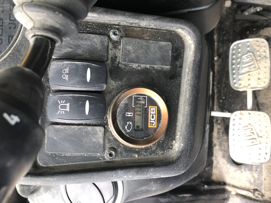 2019 JCB 509-42 Cab/Heat/Air, 74 HP, Solid Tires, STD Worklight, Beacon, Aux Hydraulics, Lifting Eye, Back up Alarm w/66" Carriage/60" Forks