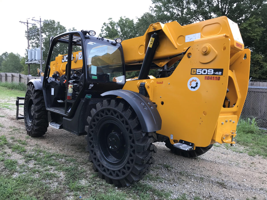 2020 JCB 509-42 Canopy, Solid Tires, Work Lights, Beacon, Aux Hydraulics, Back up Alarm, Lifting Eye, ES Decals