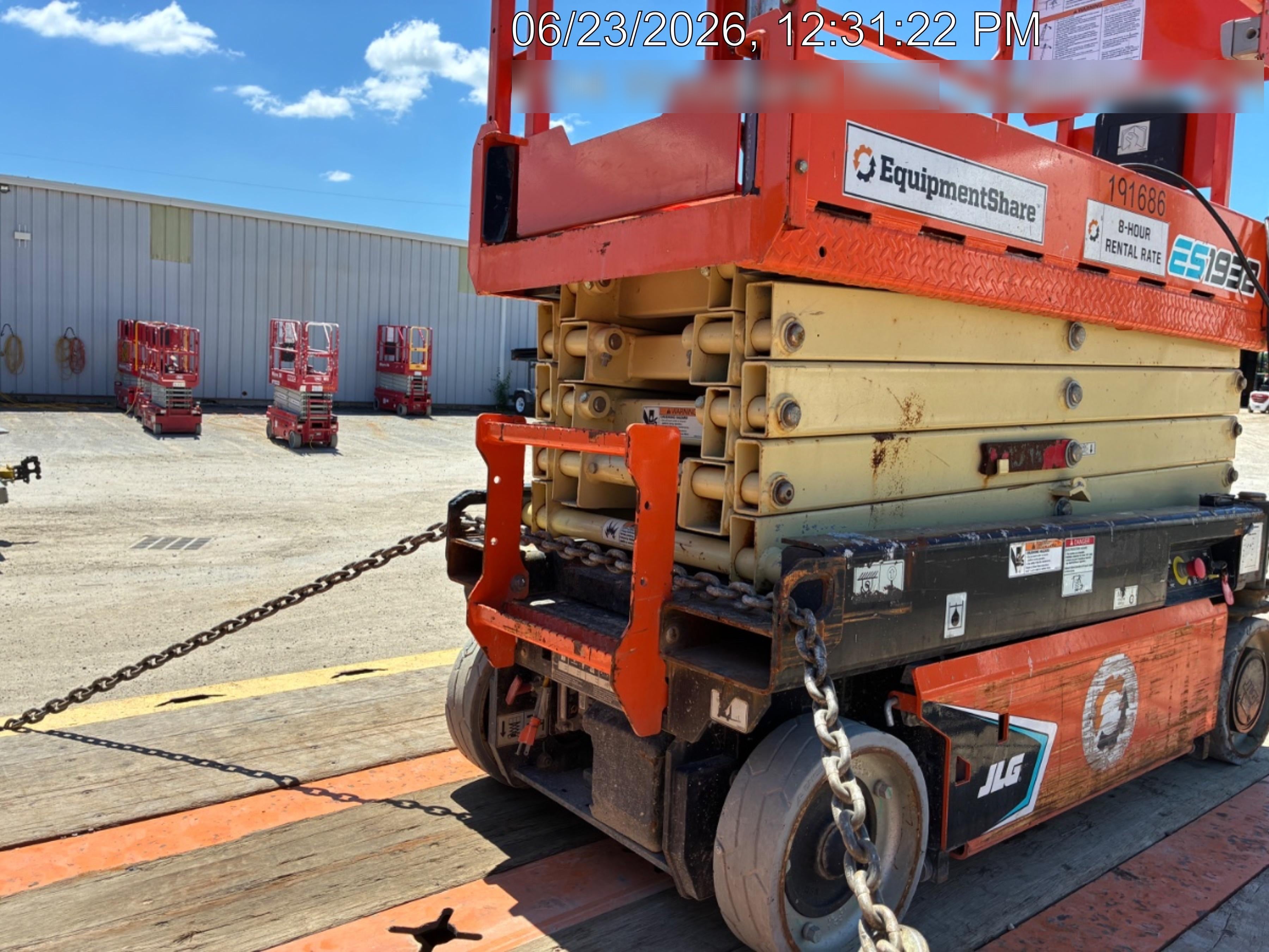 2021 JLG ES1932