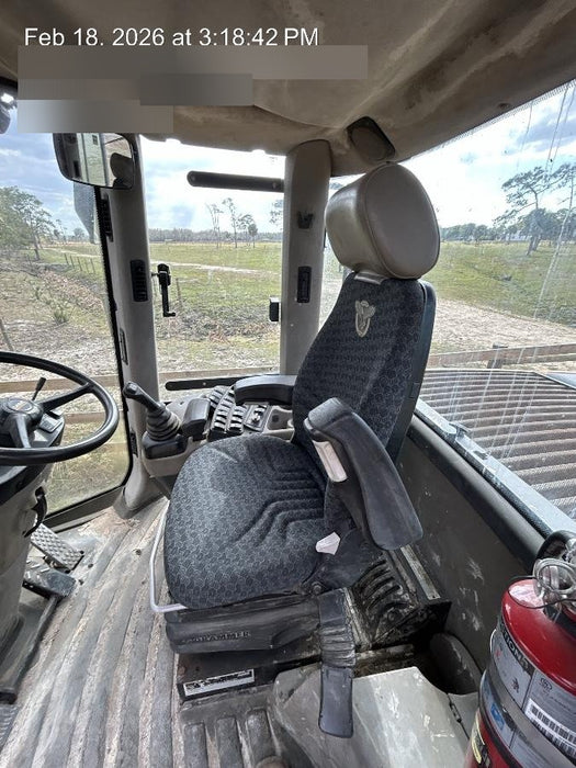 2016 Case 821F CLOSED CAB, JRB 418 STYLE HYD COUPLER