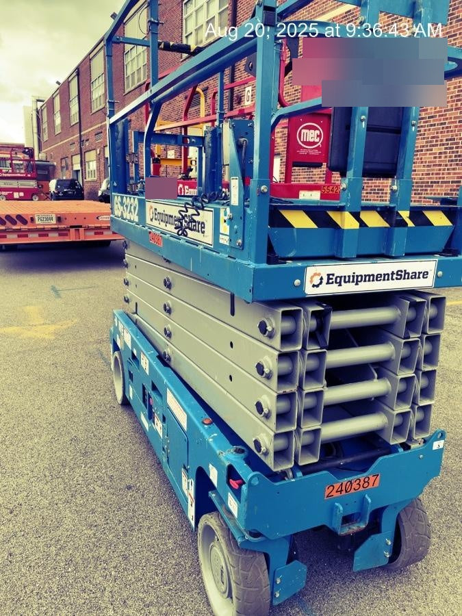 2022 GENIE GS-3232