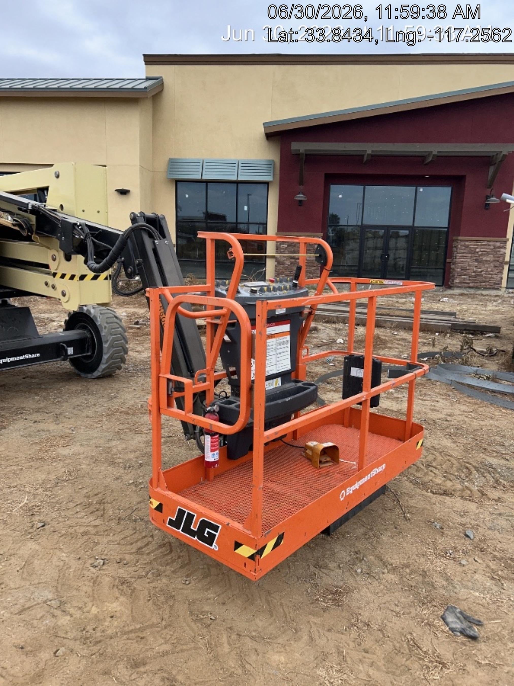 2025 JLG 450AJ