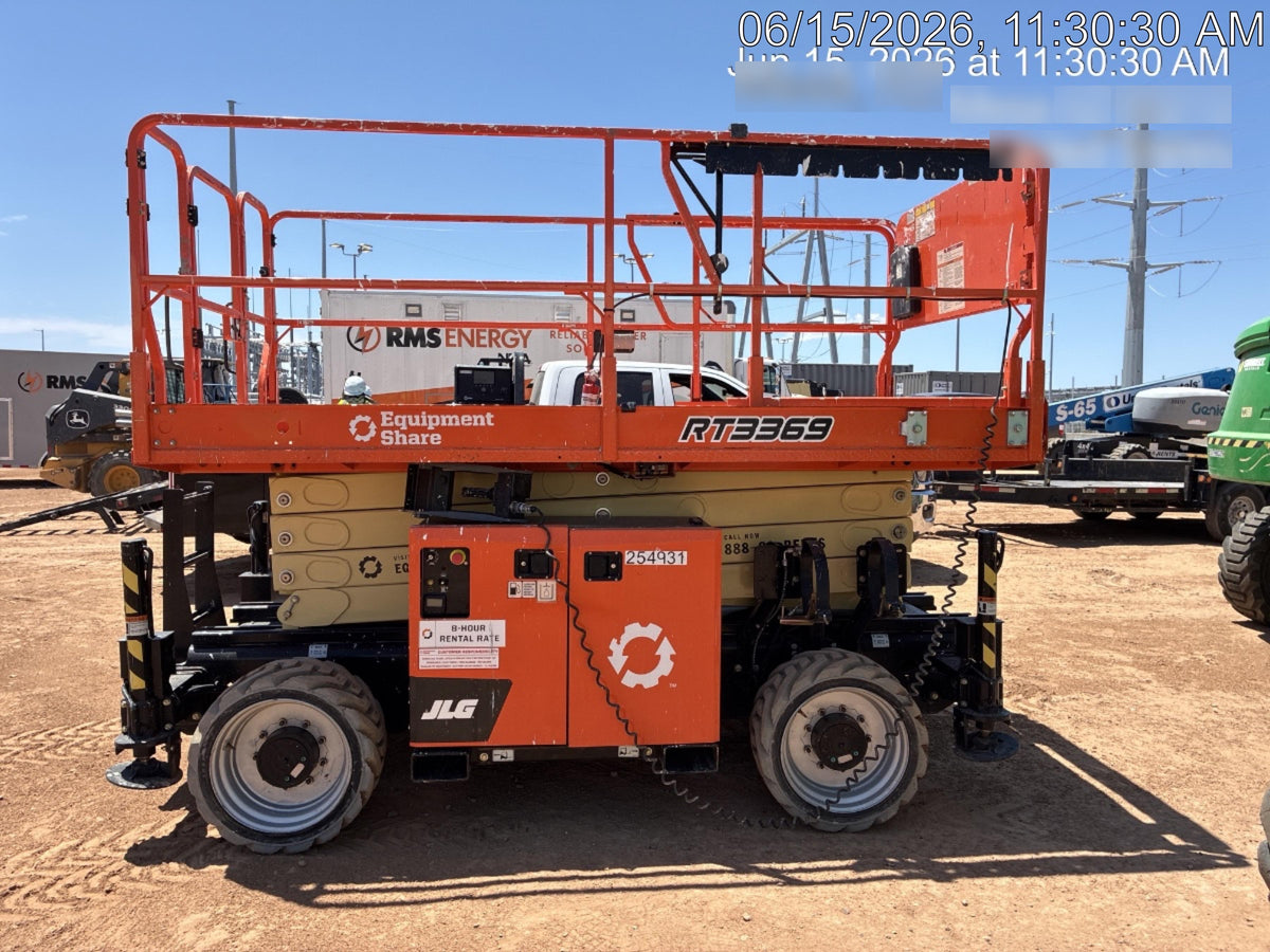 2022 JLG RT3369