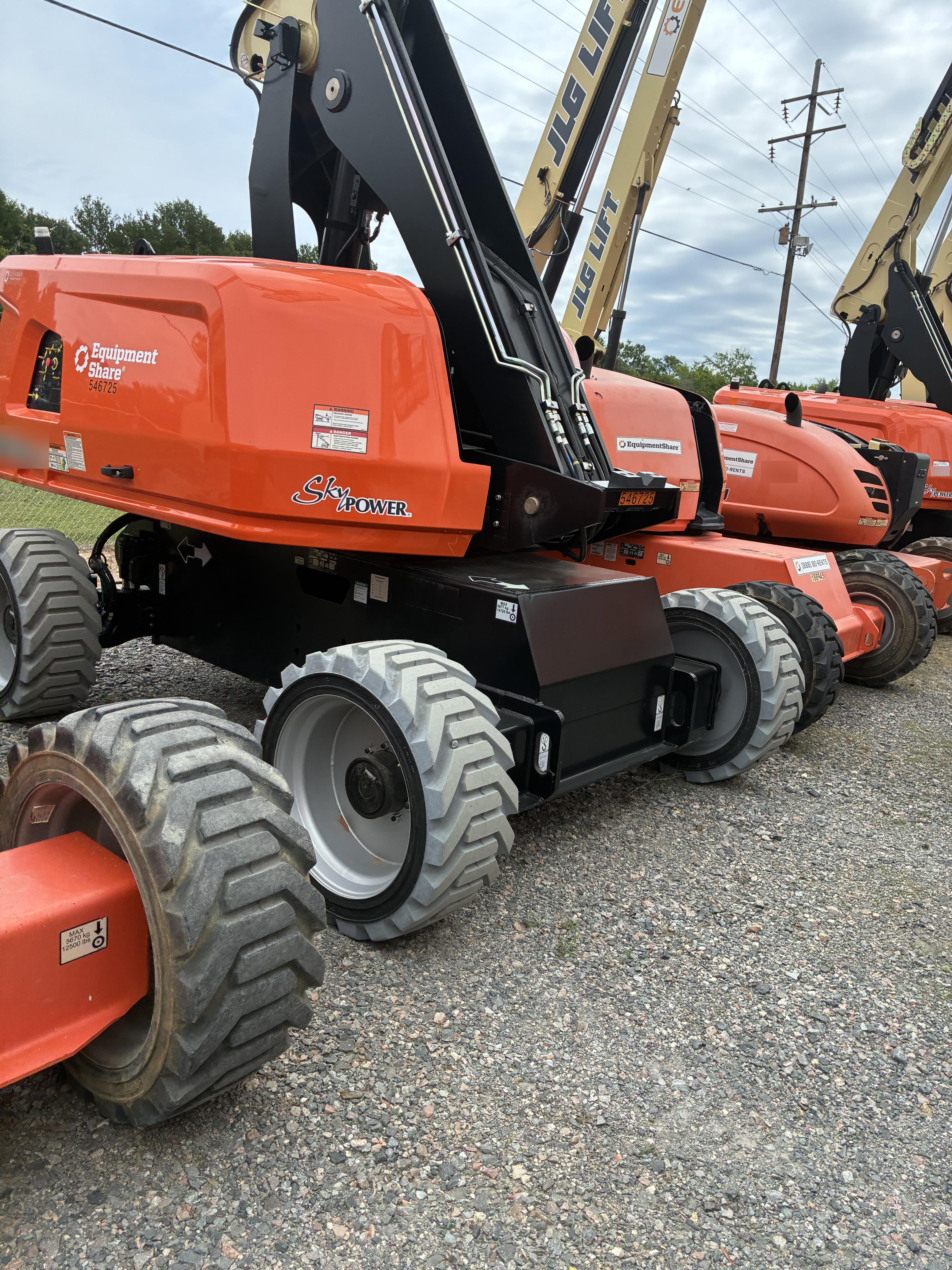 2025 JLG 660SJ