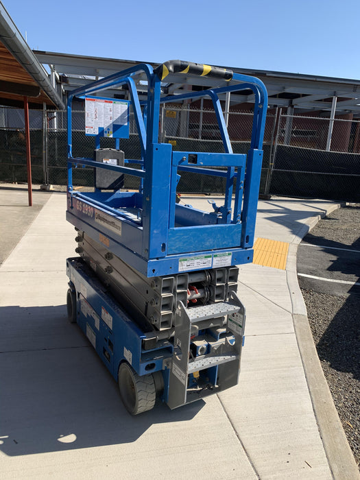 2020 Genie GS-1930 Fixed rails with chain entry gate - Pre A92.20, 800W Inverter