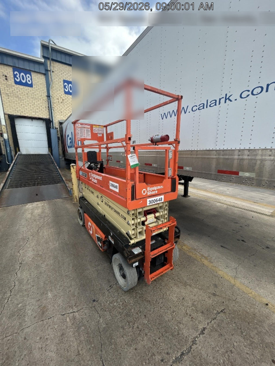 2023 JLG ES2632