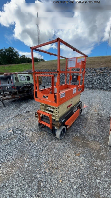 2022 JLG ES1932