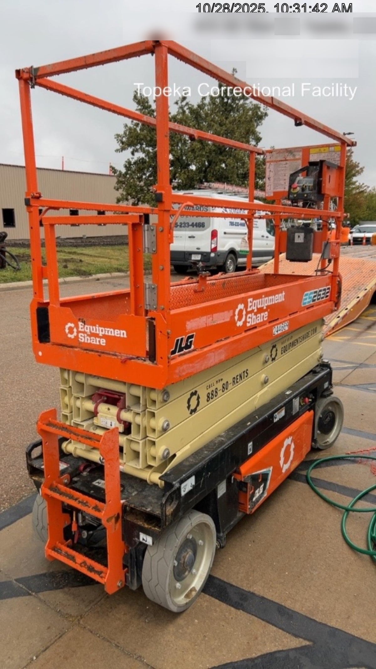 2022 JLG ES2632