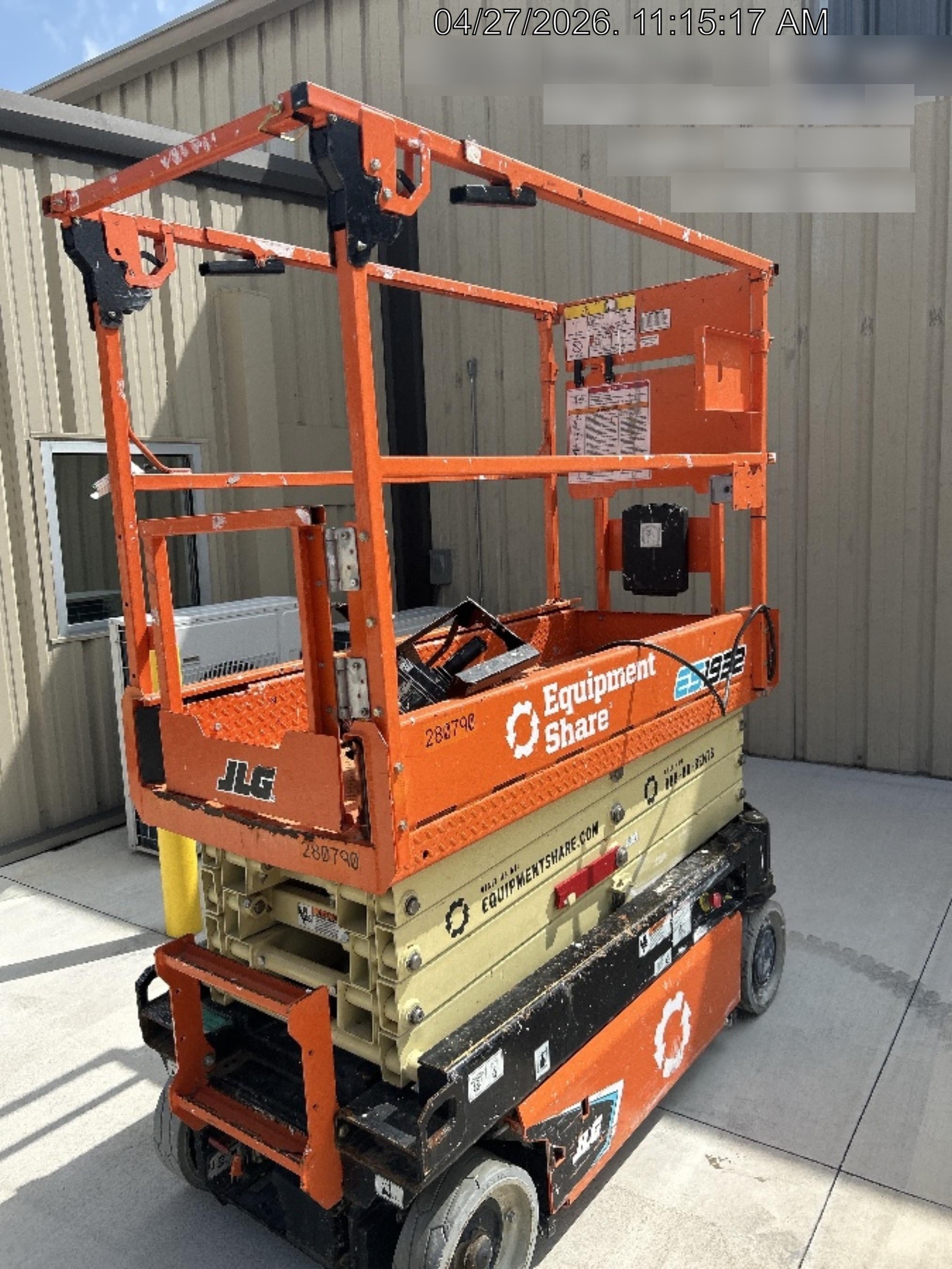 2022 JLG ES1932