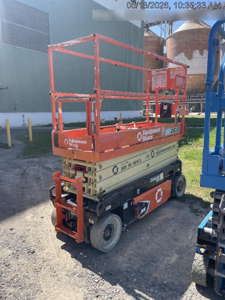 2023 JLG ES2632